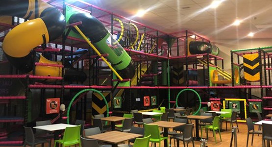 play area and seating area
